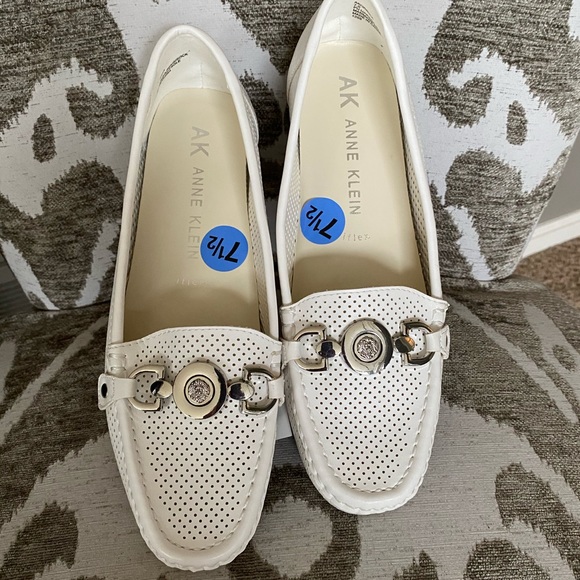 Anne Klein Shoes - NEW Anne Klein Flats🥰